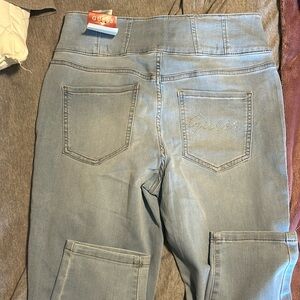 Guess jeans brand new with tags women size 30